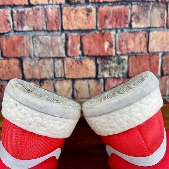 Adidas Men’s Marquee Boost Low in Active Red Size 13.5 F36305 - Picture 10 of 11